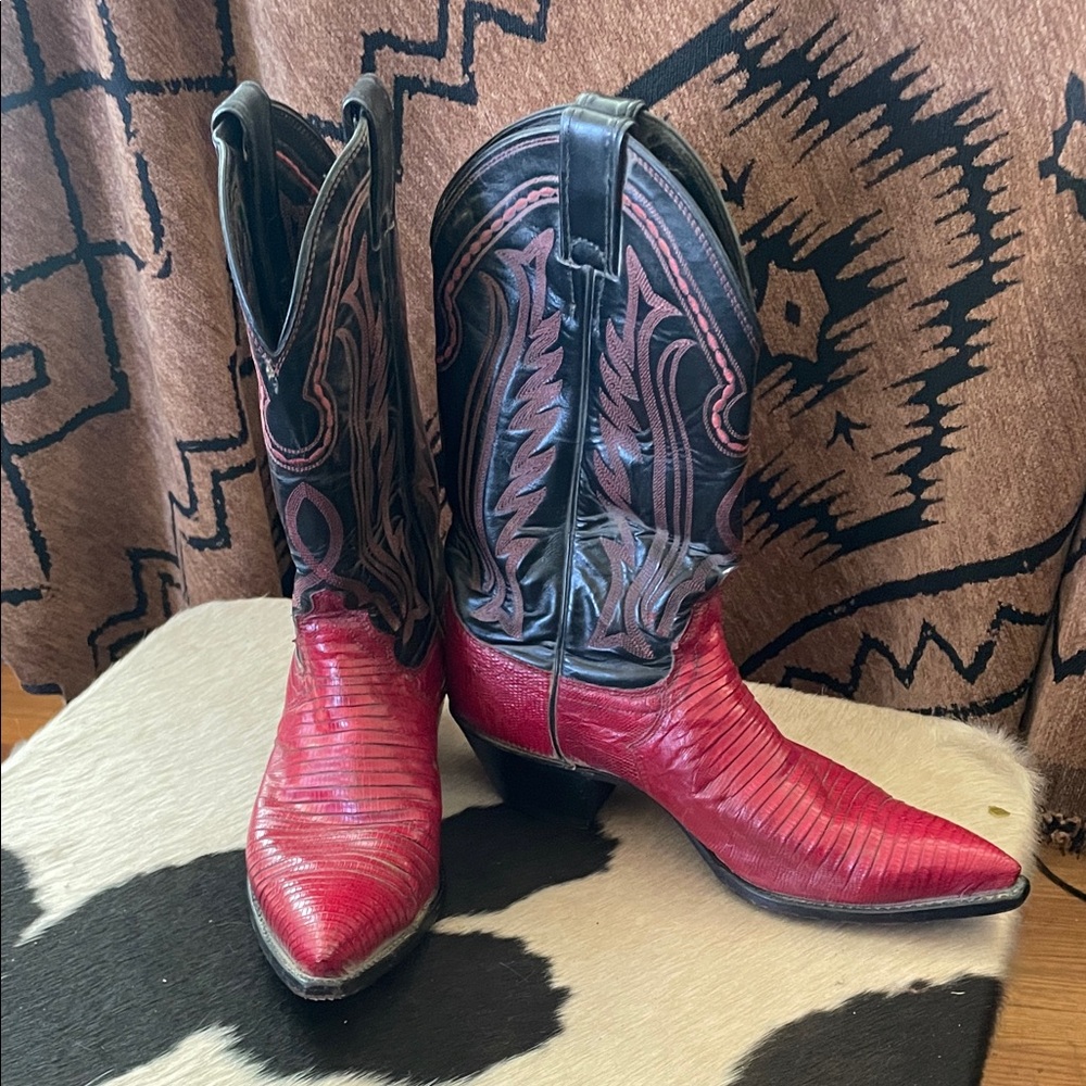 Justin Boots Black with Red Snake Cowboy Boots for ladies